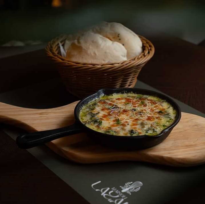 pan baked Spinach with creamy dip